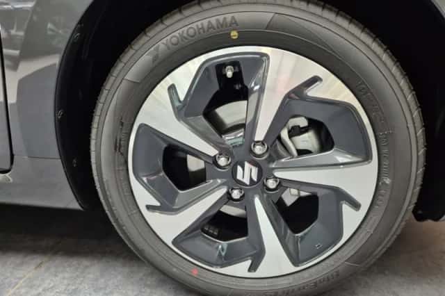 Suzuki Swift (2025) thumbnail 28