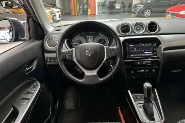 Suzuki Vitara (2019) thumbnail 2