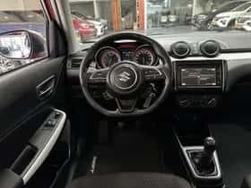 Suzuki Swift (2021) thumbnail 2