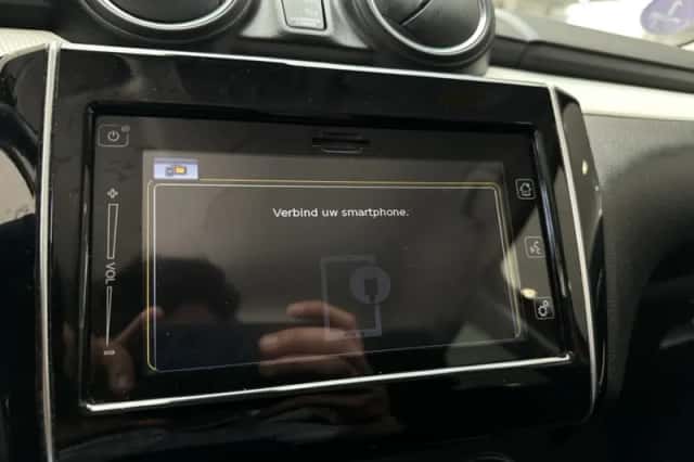 Suzuki Swift (2021) thumbnail 12