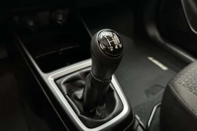 Suzuki Swift (2021) thumbnail 15