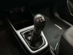 Suzuki Swift (2021) thumbnail 15