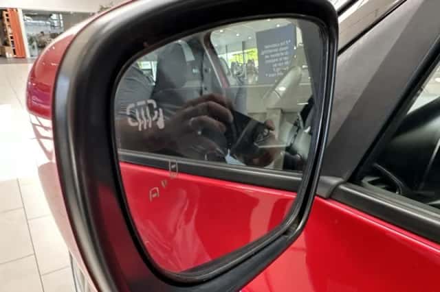 Suzuki Swift (2021) thumbnail 23