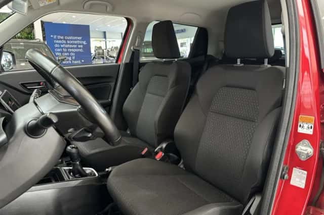 Suzuki Swift (2021) thumbnail 4