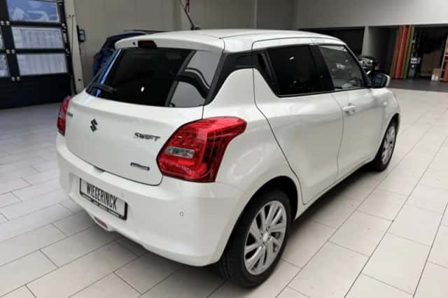 Suzuki Swift (2023) thumbnail 11