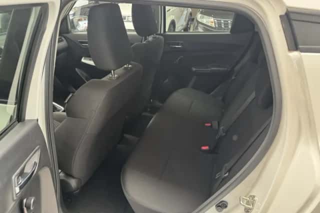 Suzuki Swift (2023) thumbnail 14