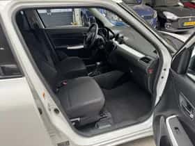 Suzuki Swift (2023) thumbnail 18