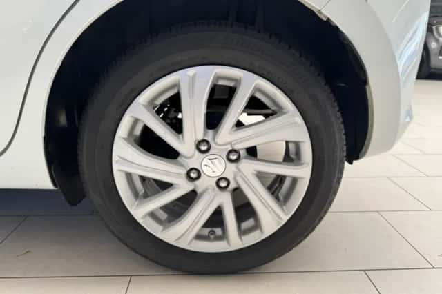 Suzuki Swift (2023) thumbnail 27