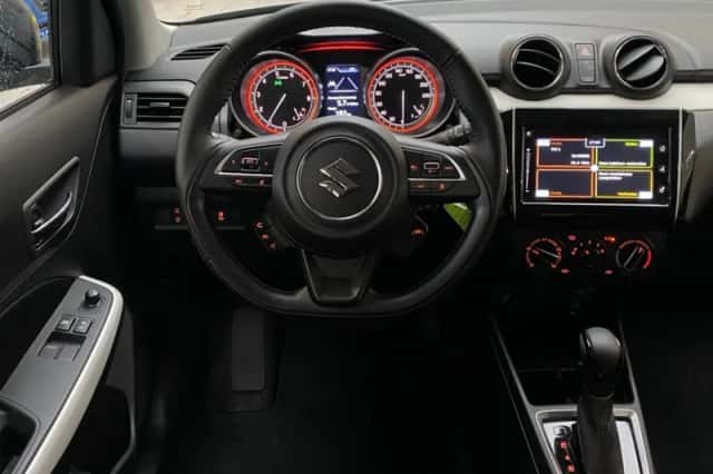 Suzuki Swift (2024) thumbnail 2