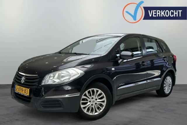 Suzuki S-CROSS (2014) thumbnail 1