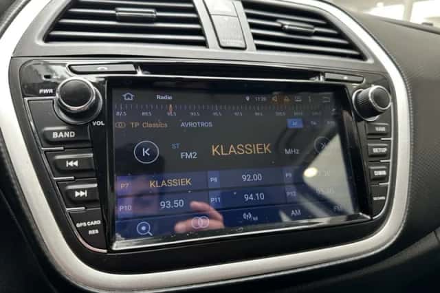 Suzuki S-CROSS (2014) thumbnail 12