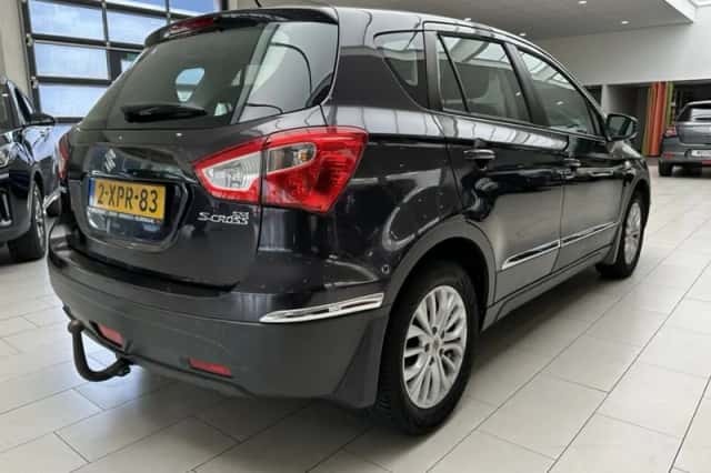 Suzuki S-CROSS (2014) thumbnail 3