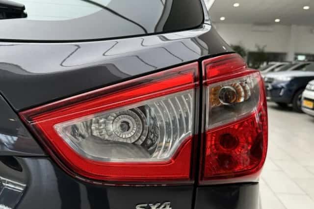 Suzuki S-CROSS (2014) thumbnail 21