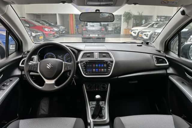 Suzuki S-CROSS (2014) thumbnail 26