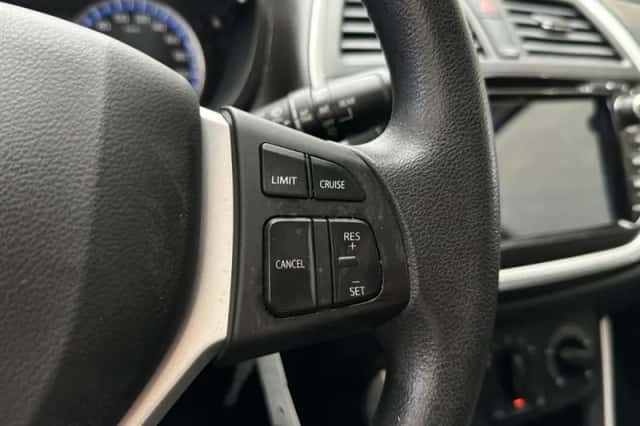 Suzuki S-CROSS (2014) thumbnail 28