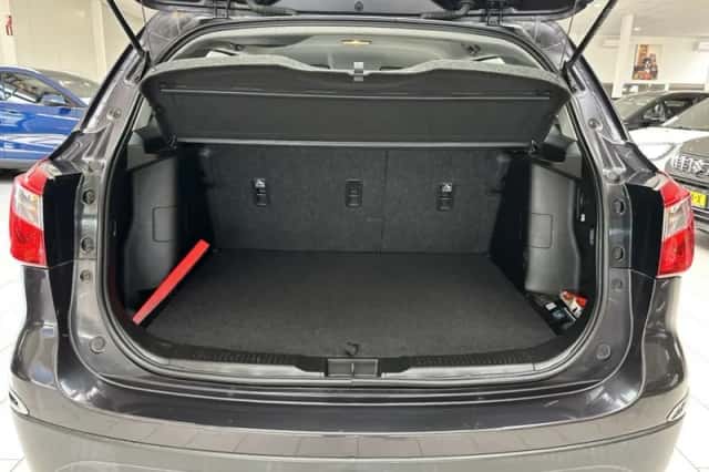 Suzuki S-CROSS (2014) thumbnail 8