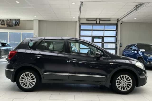 Suzuki S-CROSS (2014) thumbnail 9