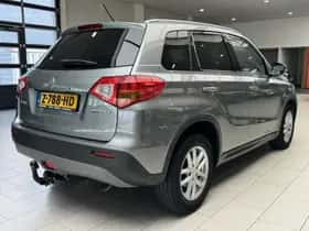 Suzuki Vitara (2016) thumbnail 3