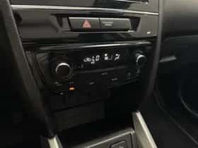 Suzuki Vitara (2016) thumbnail 32