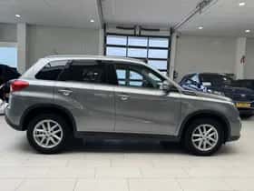 Suzuki Vitara (2016) thumbnail 9