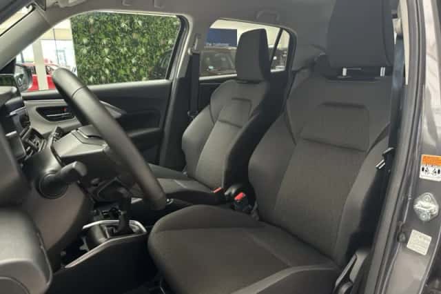 Suzuki Swift (2025) thumbnail 4