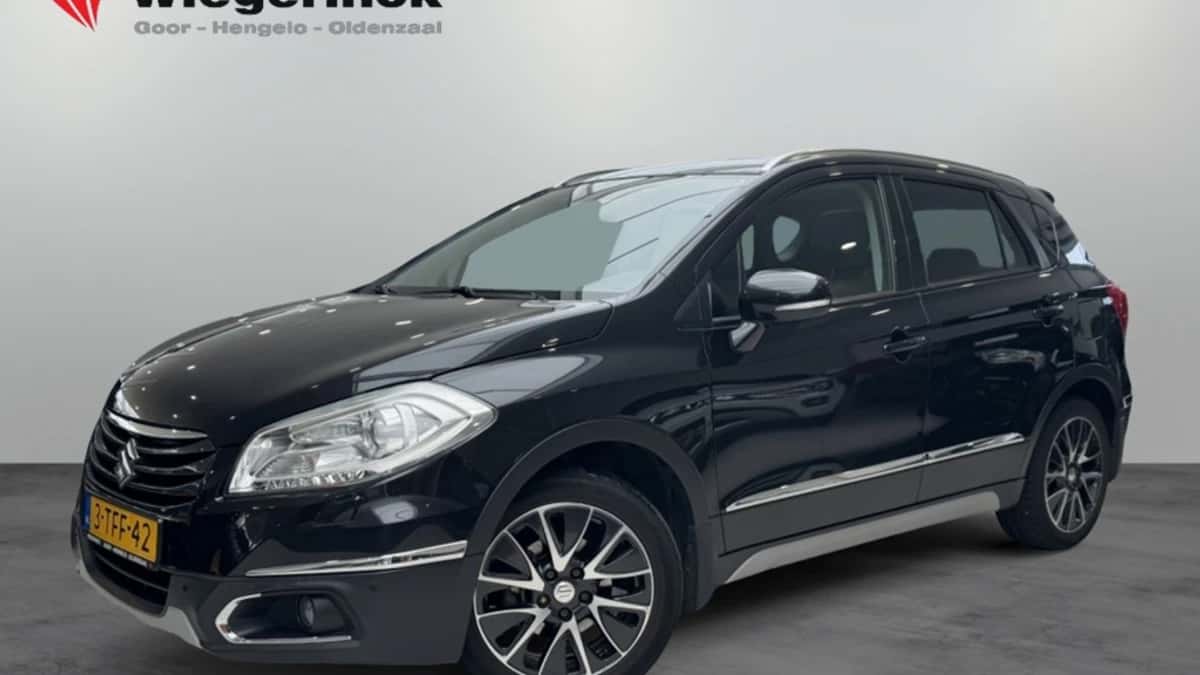 Suzuki S-CROSS (2014) — foto 1