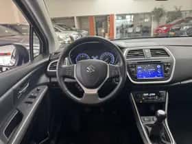 Suzuki S-CROSS (2014) thumbnail 2