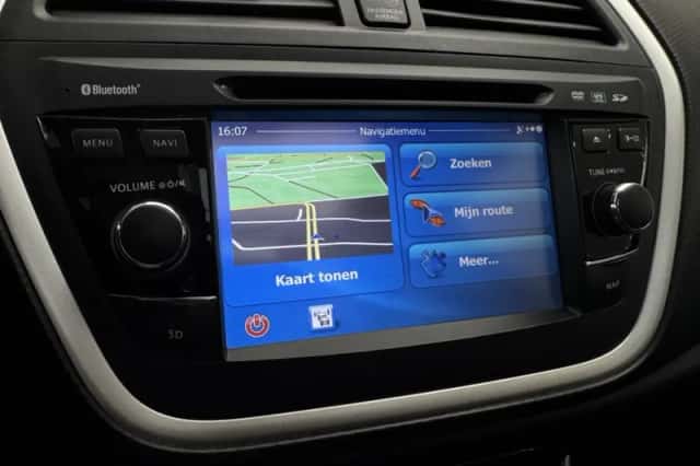 Suzuki S-CROSS (2014) thumbnail 11