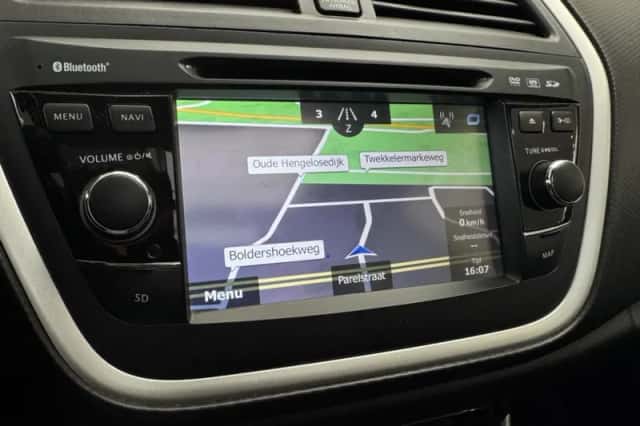 Suzuki S-CROSS (2014) thumbnail 12