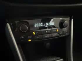 Suzuki S-CROSS (2014) thumbnail 16
