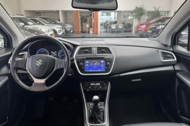 Suzuki S-CROSS (2014) thumbnail 32