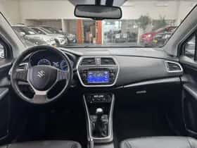 Suzuki S-CROSS (2014) thumbnail 32