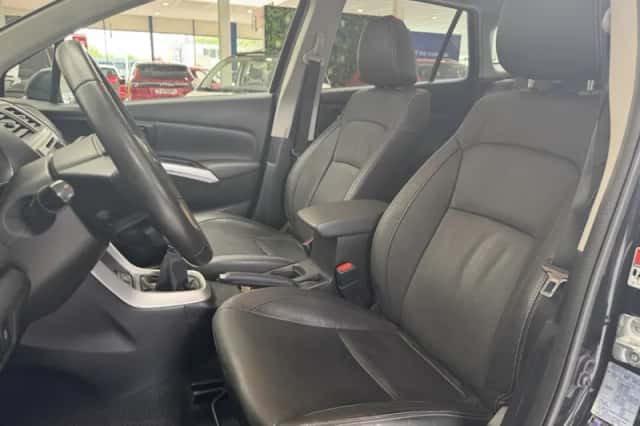Suzuki S-CROSS (2014) thumbnail 5