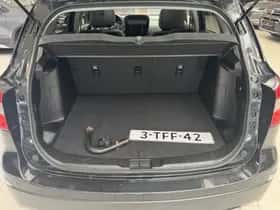 Suzuki S-CROSS (2014) thumbnail 8