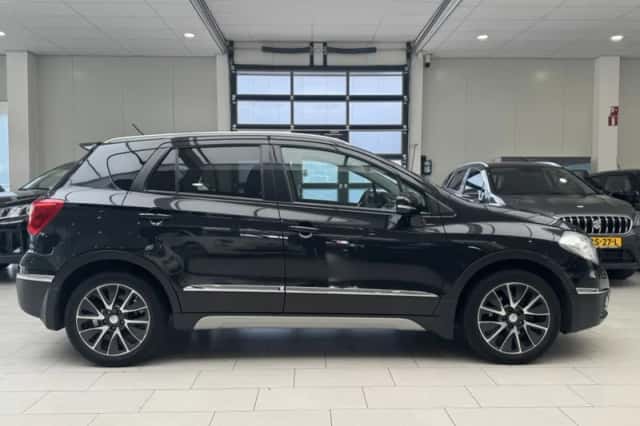 Suzuki S-CROSS (2014) thumbnail 9