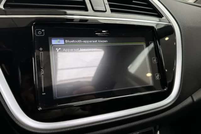 Suzuki S-CROSS (2018) thumbnail 15