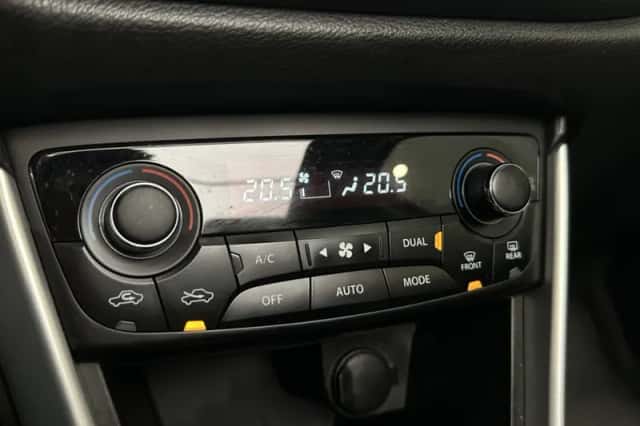 Suzuki S-CROSS (2018) thumbnail 18