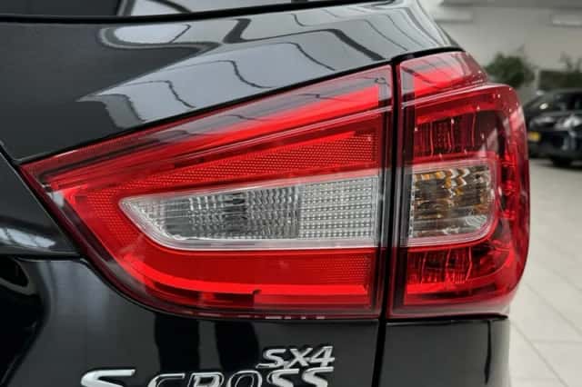 Suzuki S-CROSS (2018) thumbnail 24