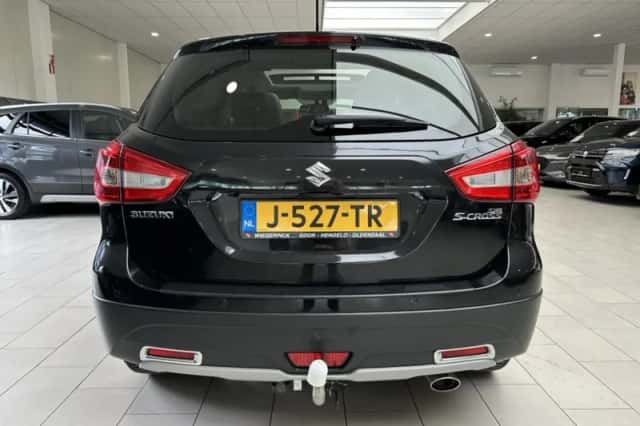 Suzuki S-CROSS (2018) thumbnail 25