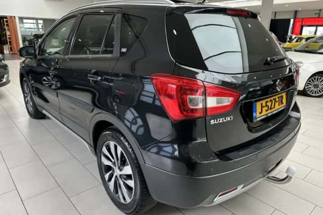 Suzuki S-CROSS (2018) thumbnail 31