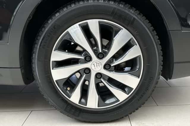 Suzuki S-CROSS (2018) thumbnail 32