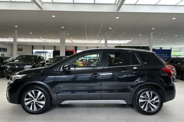 Suzuki S-CROSS (2018) thumbnail 7