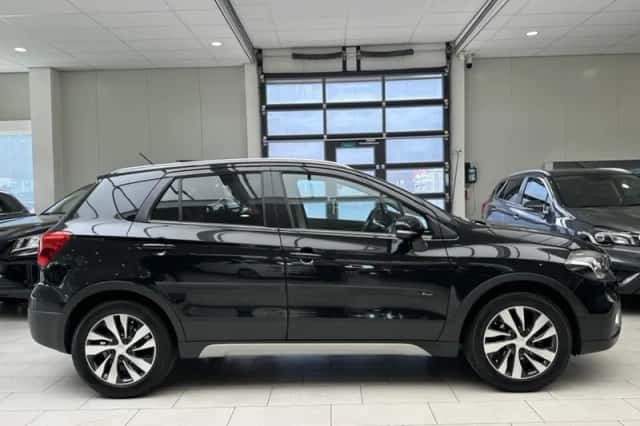 Suzuki S-CROSS (2018) thumbnail 9