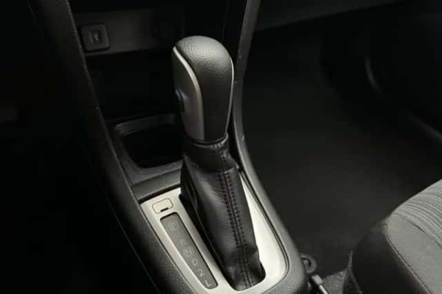 Suzuki Swift (2015) thumbnail 13