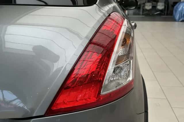 Suzuki Swift (2015) thumbnail 19