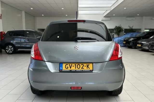 Suzuki Swift (2015) thumbnail 20