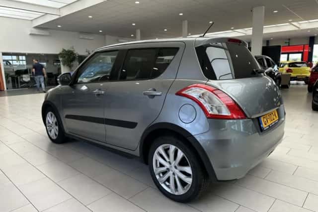Suzuki Swift (2015) thumbnail 25