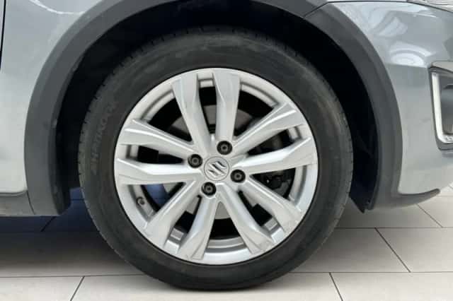 Suzuki Swift (2015) thumbnail 26