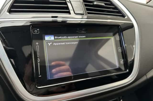 Suzuki S-CROSS (2021) thumbnail 16