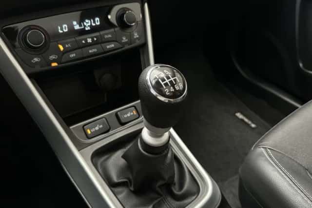 Suzuki S-CROSS (2021) thumbnail 20